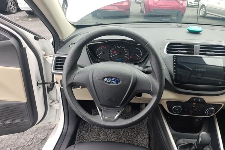 Used Ford Escort 2015 1.5L Manual Comfort Model Steering Wheel