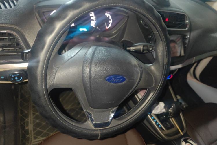 Used Ford Escort 2015 1.5L Automatic Comfort Edition Steering Wheel