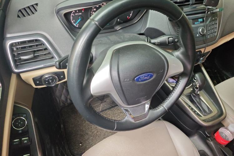 Used Ford Escort 2015 1.5L Automatic Comfort Edition Steering Wheel