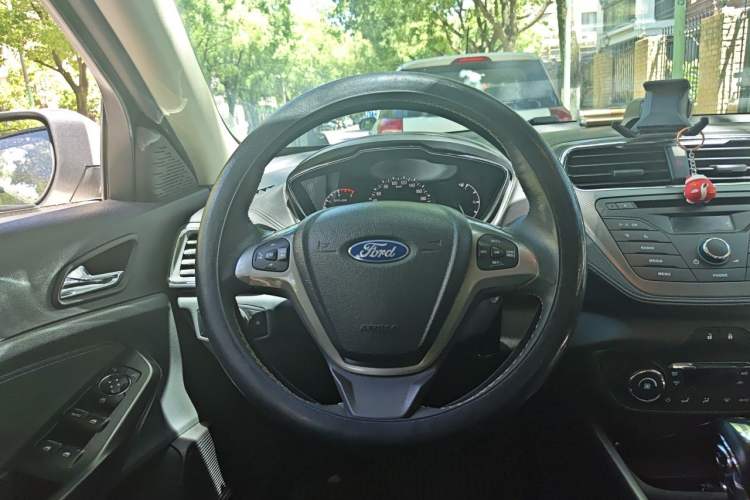 Used Ford Escort 2015 1.5L Automatic Fashion Model Steering Wheel