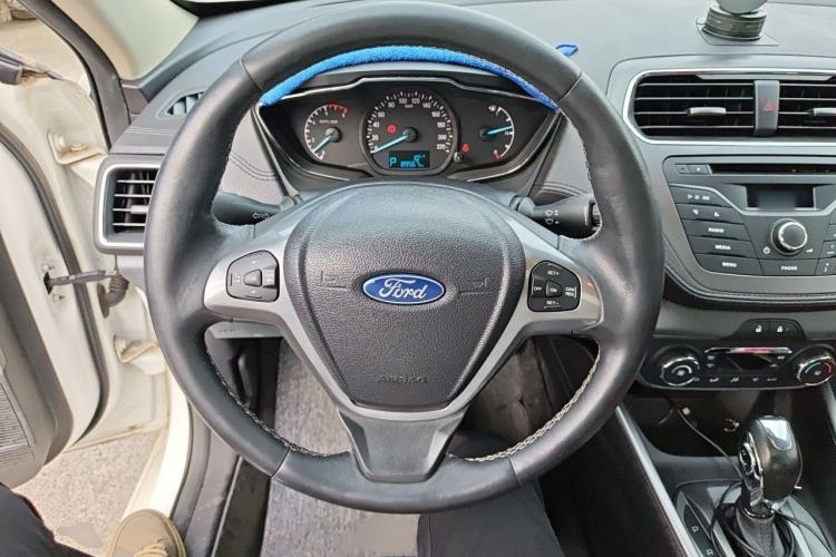 Used Ford Escort 2015 1.5L Automatic Fashion Model Steering Wheel