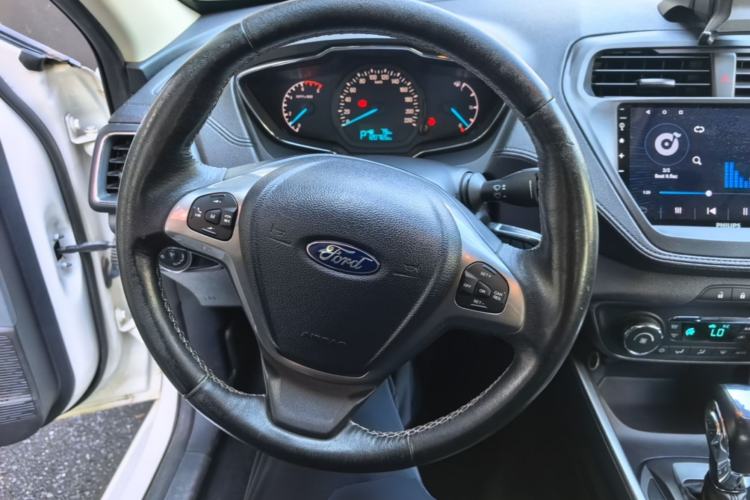 Used Ford Escort 2015 1.5L Automatic Fashion Model Steering Wheel