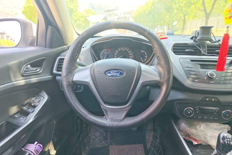 Used Ford Escort 2015 1.5L Manual Fashion Edition Steering Wheel