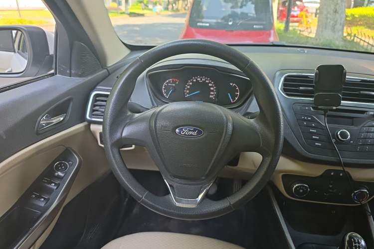 Used Ford Escort 2015 1.5L Manual Comfort Model Steering Wheel