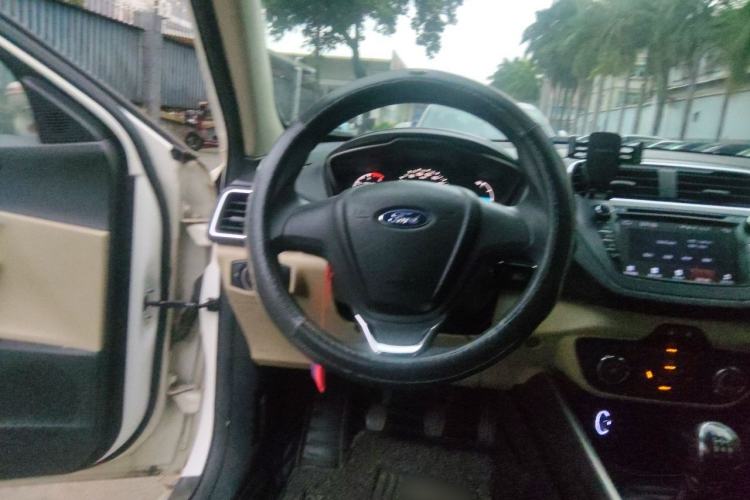 Used Ford Escort 2015 1.5L Manual Comfort Model Steering Wheel