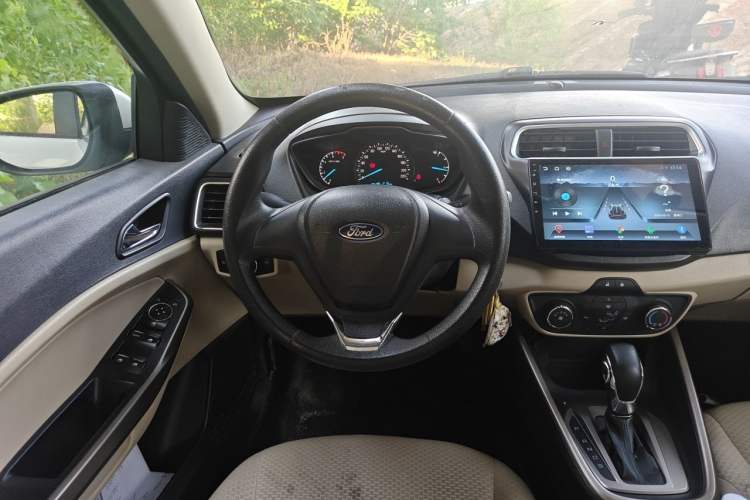 Used Ford Escort 2015 1.5L Automatic Comfort Edition Steering Wheel