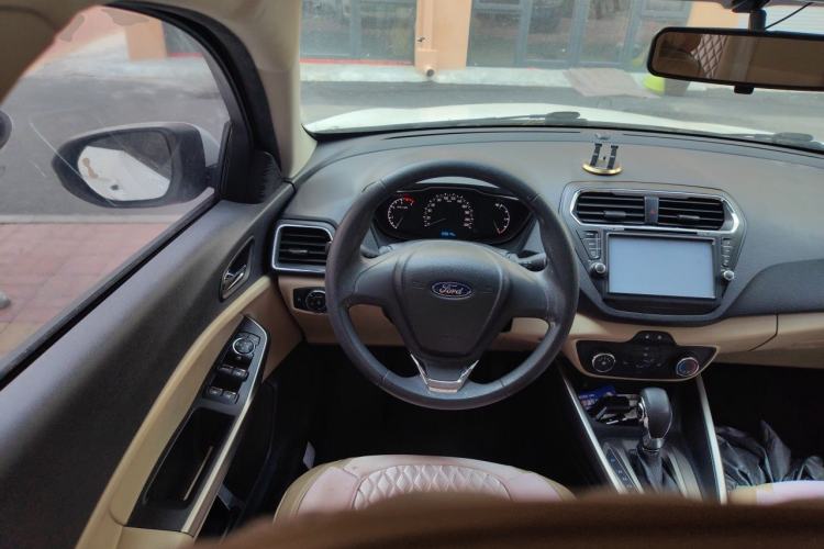 Used Ford Escort 2015 1.5L Automatic Comfort Edition Steering Wheel