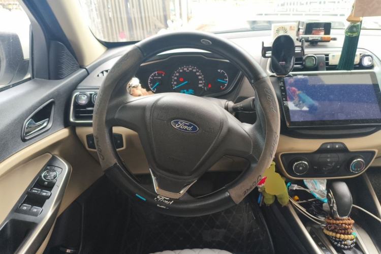 Used Ford Escort 2015 1.5L Automatic Comfort Edition Steering Wheel