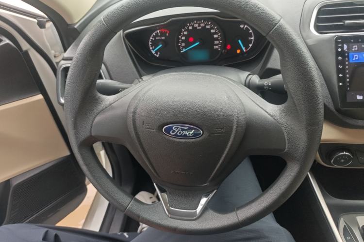 Used Ford Escort 2015 1.5L Automatic Comfort Edition Steering Wheel