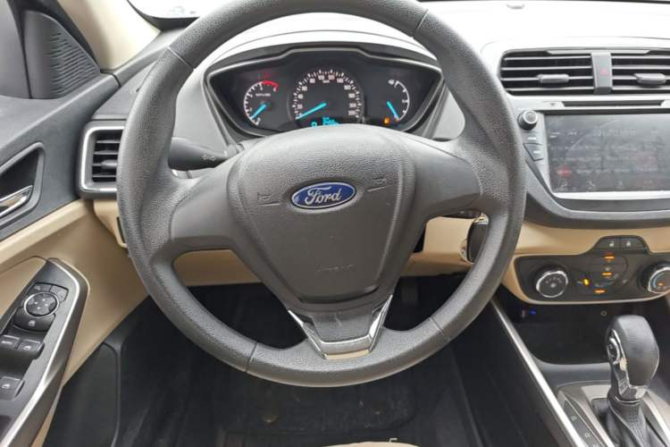 Used Ford Escort 2015 1.5L Automatic Comfort Edition Steering Wheel