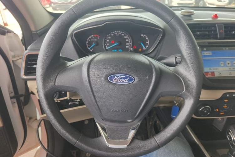 Used Ford Escort 2015 1.5L Automatic Comfort Edition Steering Wheel