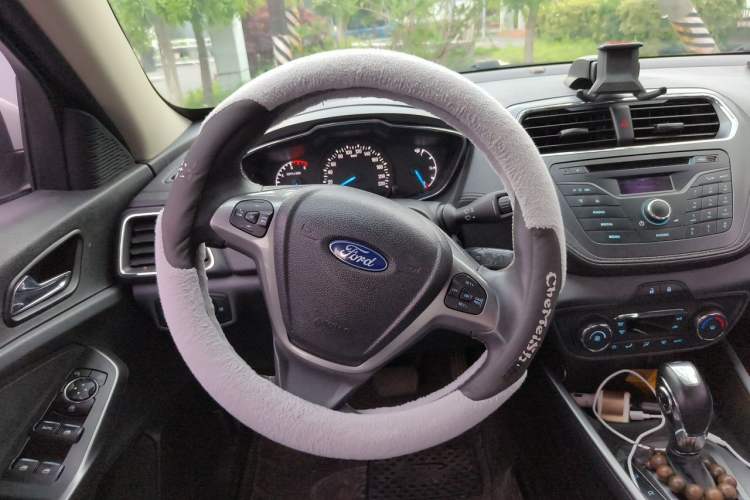 Used Ford Escort 2015 1.5L Automatic Fashion Model Steering Wheel