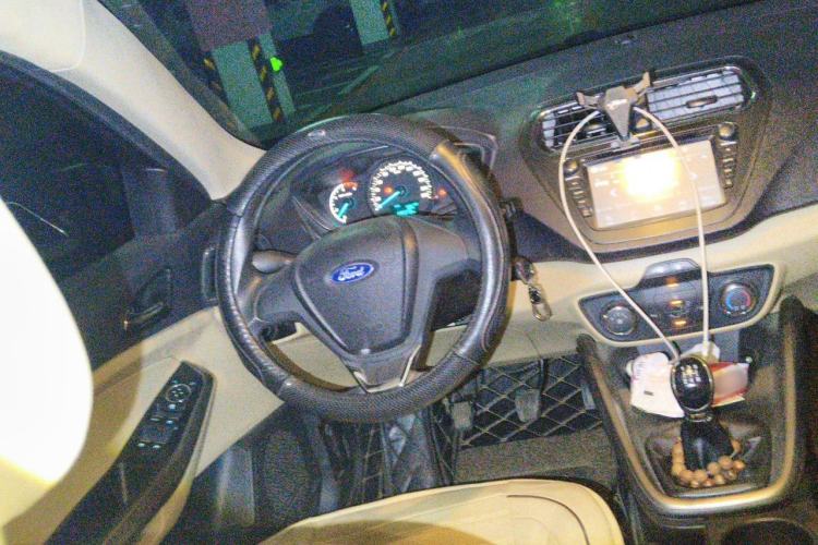 Used Ford Escort 2015 1.5L Manual Comfort Model Steering Wheel