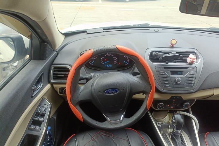 Used Ford Escort 2015 1.5L Automatic Comfort Edition Steering Wheel