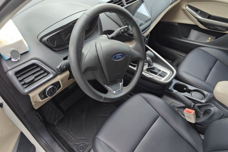 Used Ford Escort 2015 1.5L Automatic Comfort Edition Steering Wheel