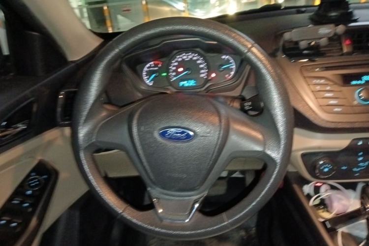 Used Ford Escort 2015 1.5L Automatic Comfort Edition Steering Wheel