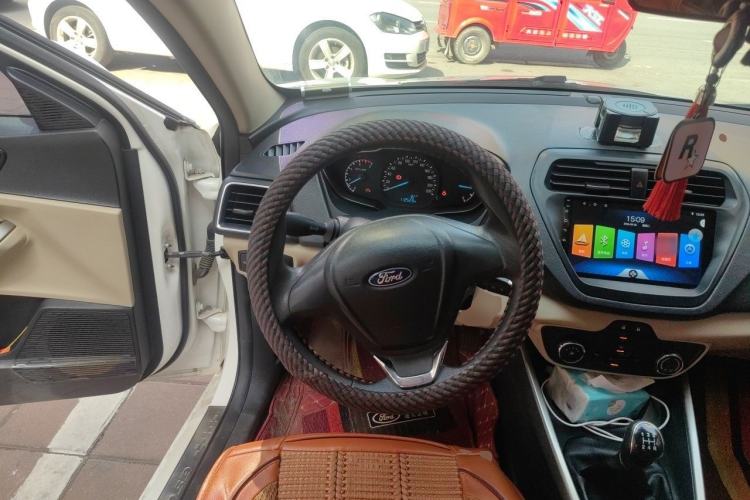 Used Ford Escort 2015 1.5L Manual Comfort Model Steering Wheel