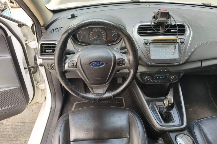 Used Ford Escort 2015 1.5L Automatic Fashion Model Steering Wheel