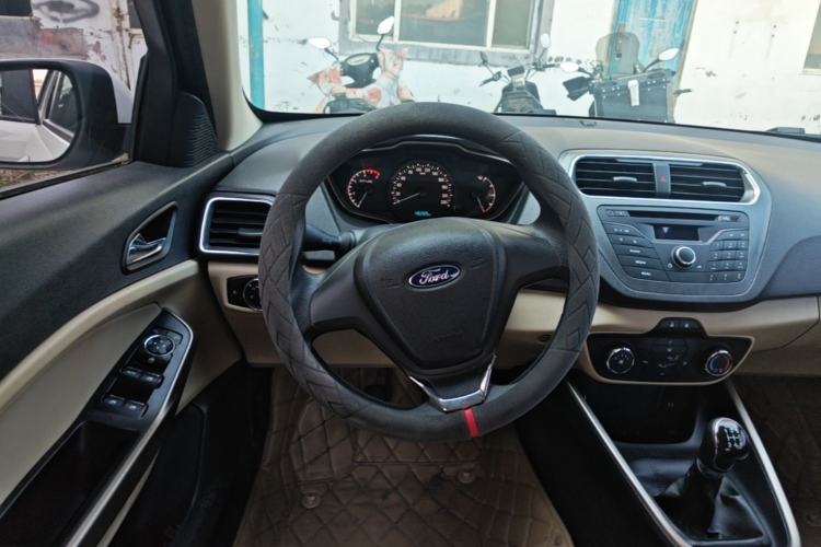 Used Ford Escort 2015 1.5L Manual Comfort Model Steering Wheel