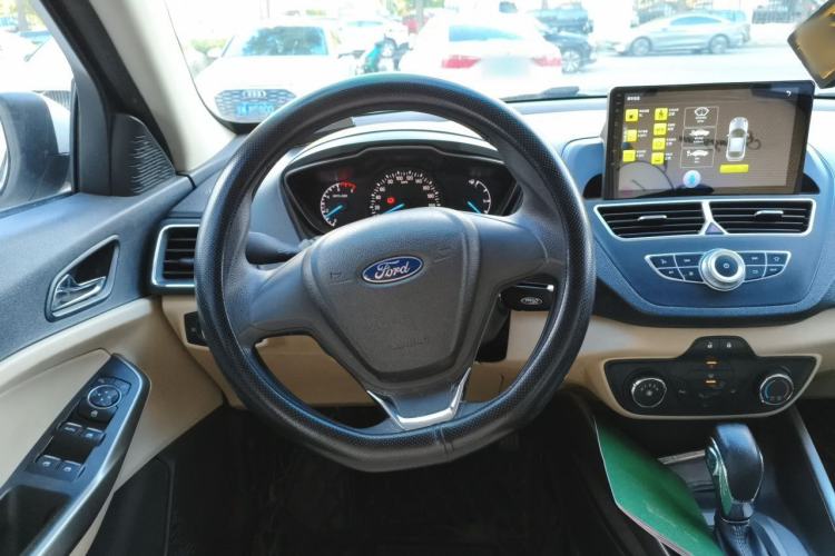 Used Ford Escort 2015 1.5L Automatic Comfort Edition Steering Wheel