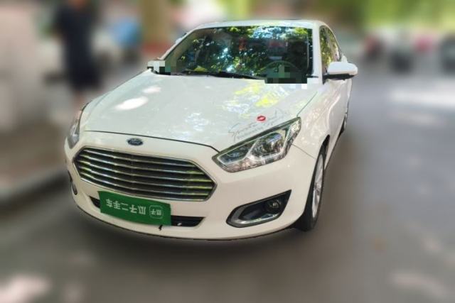 Ojetý Ford Escort 2015 1.5L Automatic Fashion Model