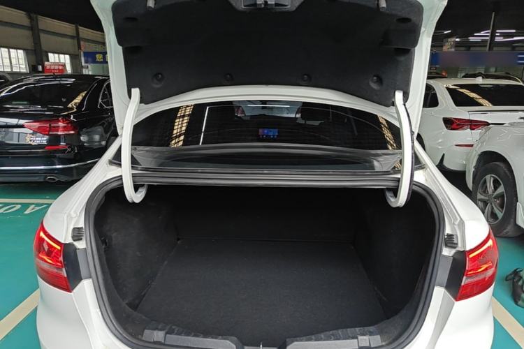 Used Ford Escort 2015 1.5L Automatic Fashion Model Trunk