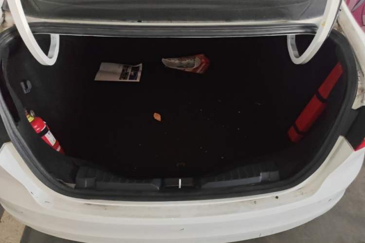Used Ford Escort 2015 1.5L Automatic Fashion Model Trunk