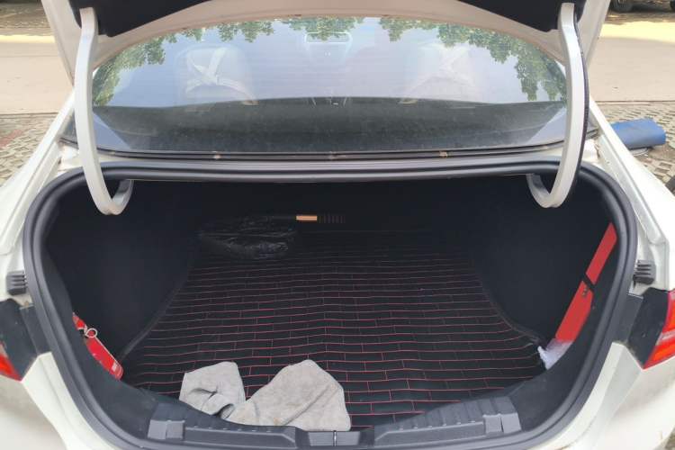 Used Ford Escort 2015 1.5L Automatic Comfort Edition Trunk