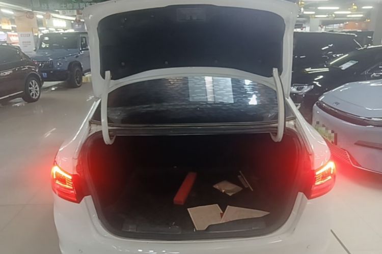 Used Ford Escort 2015 1.5L Automatic Fashion Model Trunk