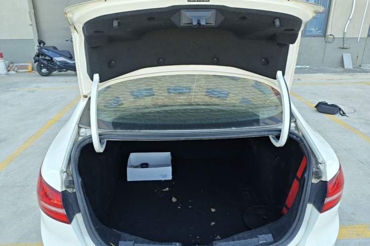 Used Ford Escort 2015 1.5L Manual Comfort Model Trunk
