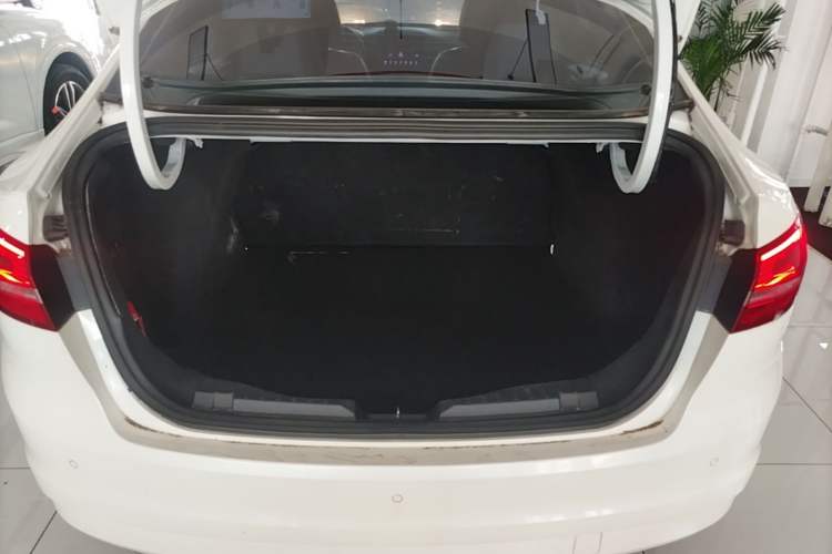Used Ford Escort 2015 1.5L Automatic Comfort Edition Trunk