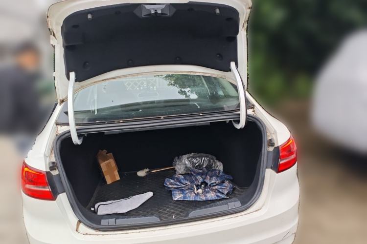 Used Ford Escort 2015 1.5L Automatic Fashion Model Trunk