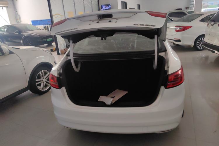 Used Ford Escort 2015 1.5L Automatic Fashion Model Trunk