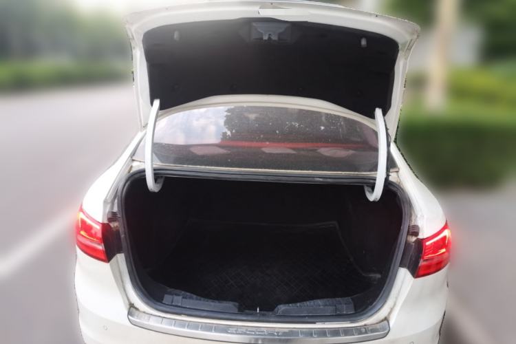 Used Ford Escort 2015 1.5L Automatic Fashion Model Trunk