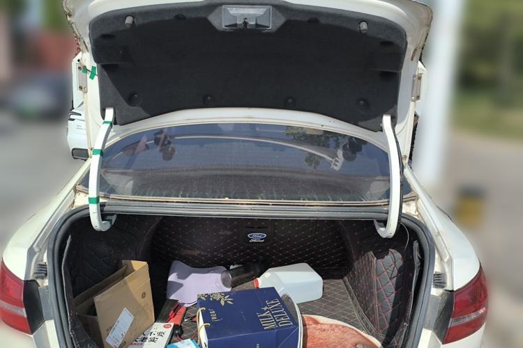 Used Ford Escort 2015 1.5L Automatic Fashion Model Trunk