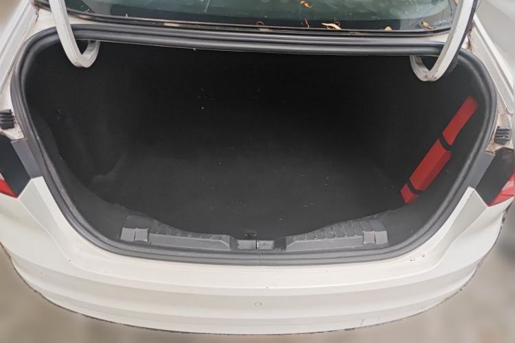 Used Ford Escort 2015 1.5L Automatic Fashion Model Trunk