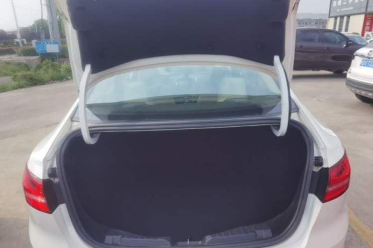Used Ford Escort 2015 1.5L Automatic Fashion Model Trunk