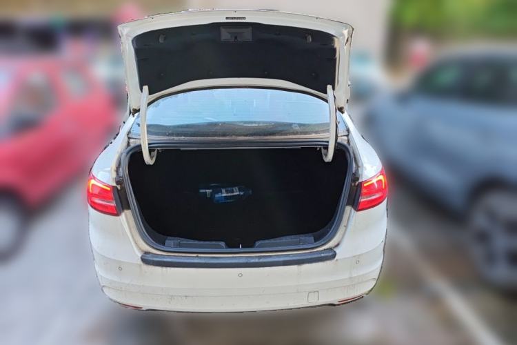 Used Ford Escort 2015 1.5L Automatic Comfort Edition Trunk