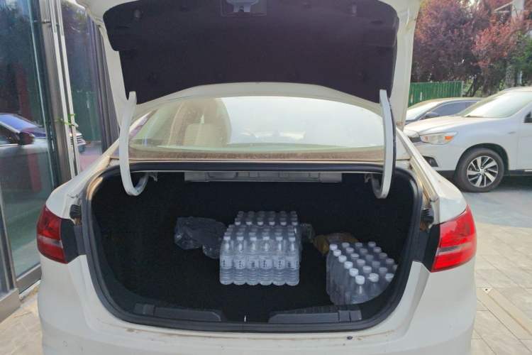 Used Ford Escort 2015 1.5L Automatic Fashion Model Trunk
