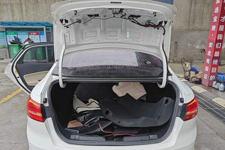 Used Ford Escort 2015 1.5L Automatic Comfort Edition Trunk