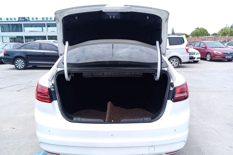 Used Ford Escort 2015 1.5L Automatic Comfort Edition Trunk