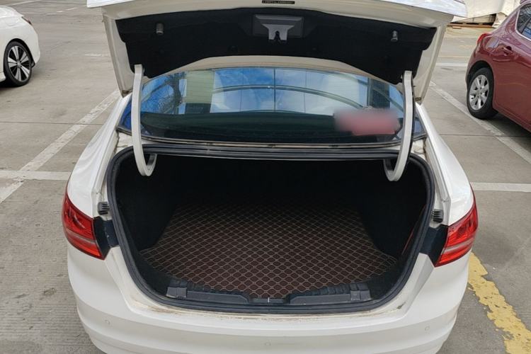 Used Ford Escort 2015 1.5L Automatic Fashion Model Trunk