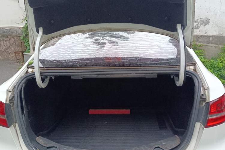 Used Ford Escort 2015 1.5L Manual Fashion Edition Trunk