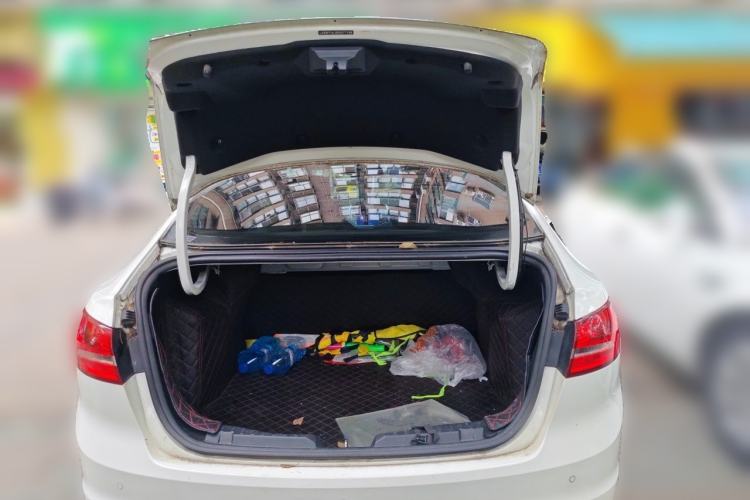 Used Ford Escort 2015 1.5L Automatic Fashion Model Trunk