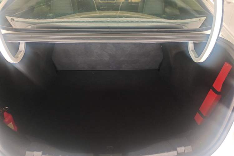 Used Ford Escort 2015 1.5L Automatic Fashion Model Trunk