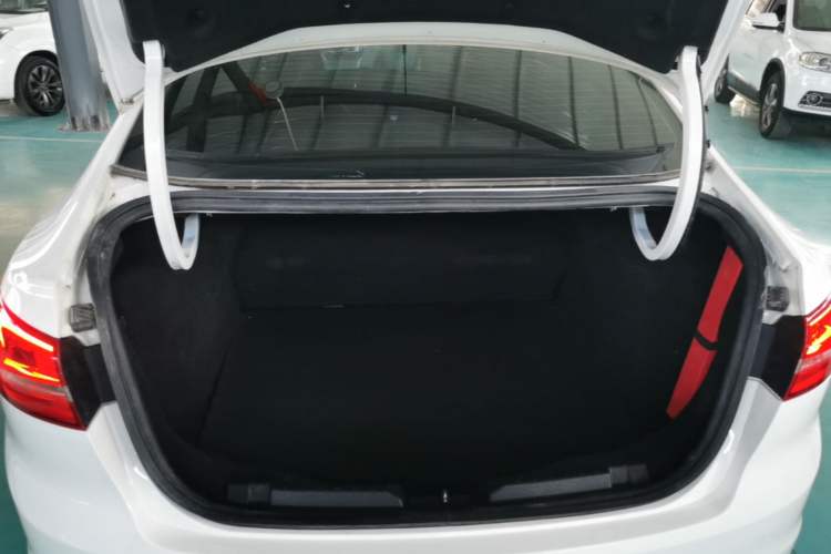 Used Ford Escort 2015 1.5L Automatic Fashion Model Trunk