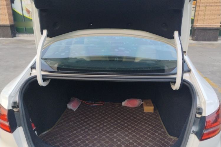 Used Ford Escort 2015 1.5L Automatic Comfort Edition Trunk