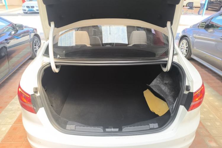 Used Ford Escort 2015 1.5L Automatic Comfort Edition Trunk