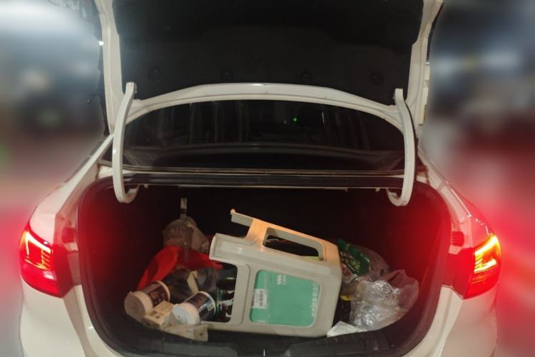 Used Ford Escort 2015 1.5L Automatic Fashion Model Trunk
