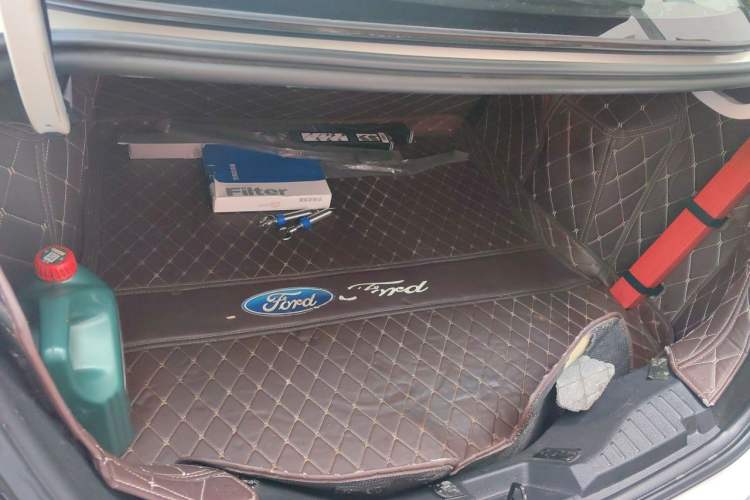 Used Ford Escort 2015 1.5L Manual Comfort Model Trunk